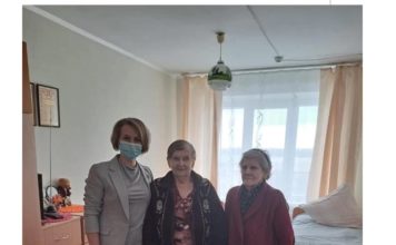 Министр социальной защиты посетила в Усть-Калманский дом-интернате малой вместимости для пожилых людей