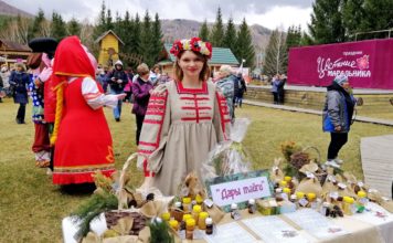 «Бирюзовая Катунь» приняла около 40 тысяч гостей и туристов на старте летнего туристического сезона в Алтайском крае