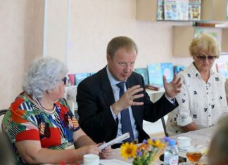 Встречеа губернатора с серебряными волонтерами в Тальменке