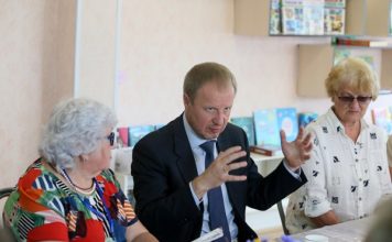 Встречеа губернатора с серебряными волонтерами в Тальменке