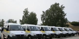 Шесть автомобилей для мобильных бригад пополнят автопарк краевых социальных учреждений