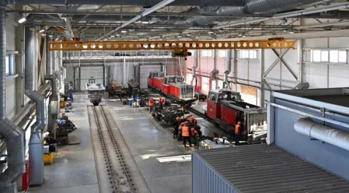 В 2023 году уровень зарплаты в обрабатывающей промышленности Алтайского края увеличился почти на четверть