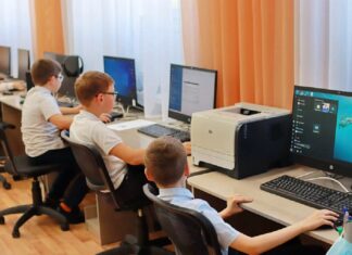 Более 1 тысячи образовательных учреждений Алтайского края получили современную ИТ-инфраструктуру в рамках нацпрограммы «Цифровая экономика Российской Федерации»