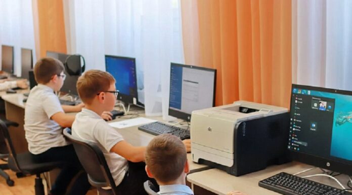 Более 1 тысячи образовательных учреждений Алтайского края получили современную ИТ-инфраструктуру в рамках нацпрограммы «Цифровая экономика Российской Федерации»