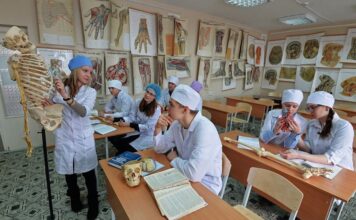 В новом учебном году на первый курс Алтайского института развития медицинского образования поступят более 1700 студентов