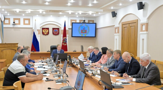 Губернатор Виктор Томенко обсудил с предпринимателями Алтайского края предложения по совершенствованию делового климата в регионе