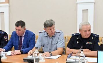 Губернатор Алтайского края Виктор Томенко провел заседание антинаркотической комиссии