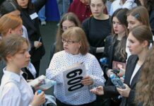 В регионе подвели первые итоги ЕГЭ-2026: 22 стобалльника по химии, истории и литературе