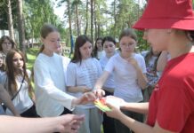 Детей, отдыхающих в летних лагерях Алтайского края, обучают цифровой безопасности