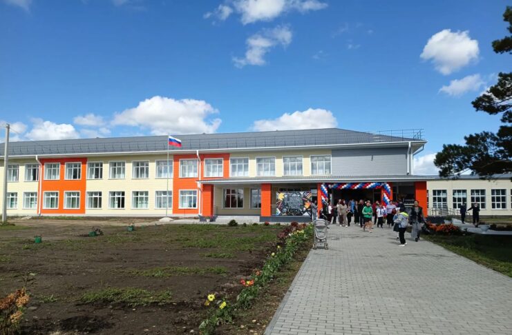Чарышская средняя после капремонта приняла детей